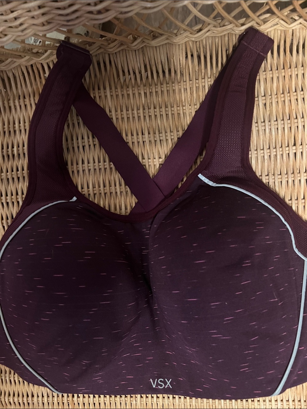 ⭐️VSX burgundy Sports Bra. 36D. Never worn. Matching leggings in another listing